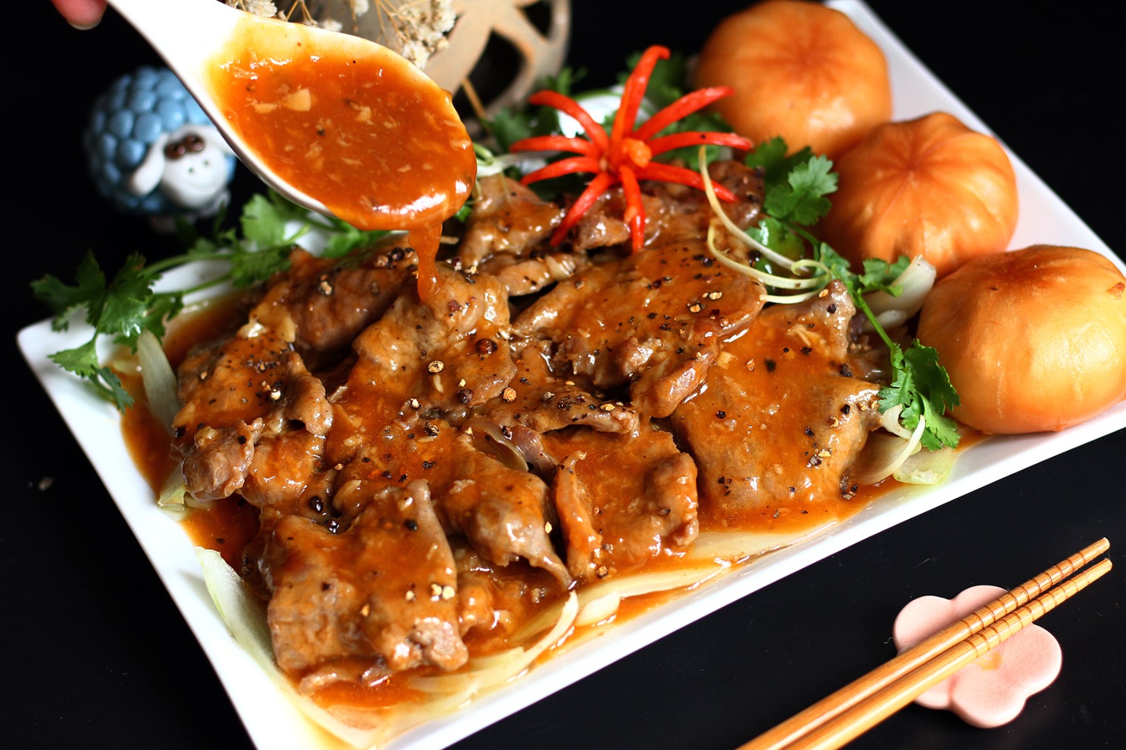 Bò Úc sốt tiêu đen