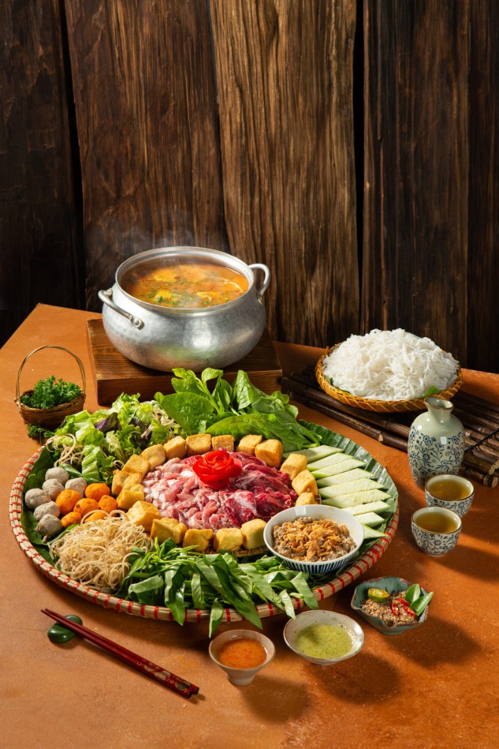 Lẩu riêu cua bắp bò sườn sụn