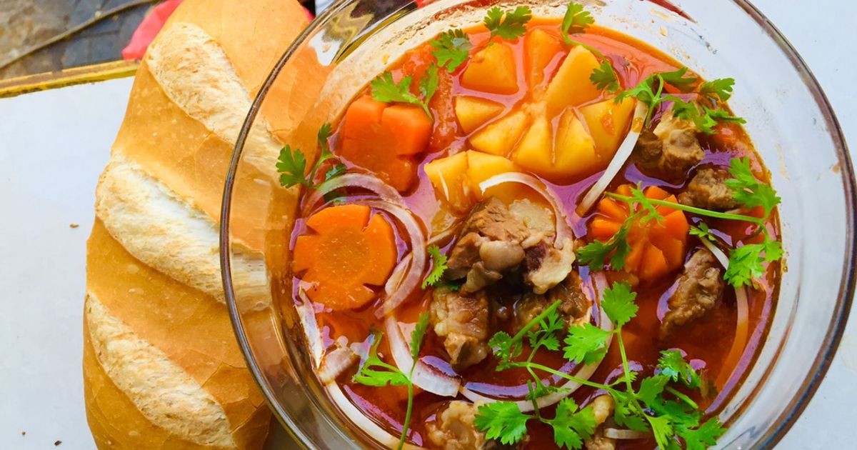 Bò lagu + bánh mì