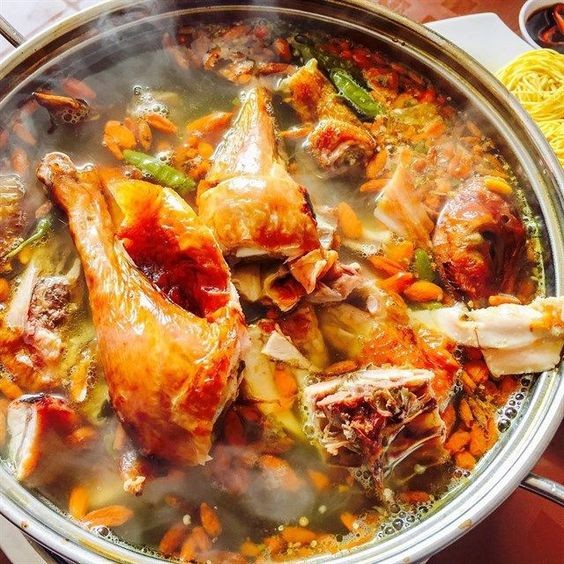 Gà tiềm ớt hiểm