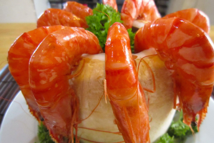 Tôm hấp nước dừa