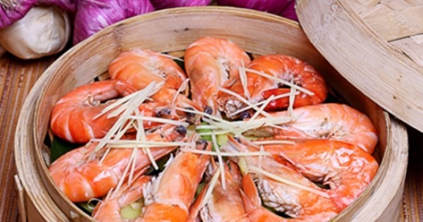 Tôm hấp hành gừng