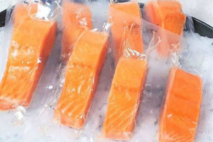 Khoanh cá hồi đông lạnh