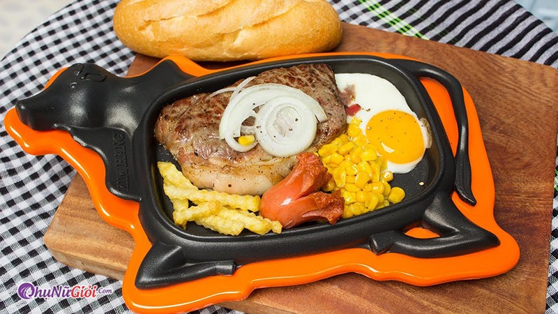 Bò bít tết bánh bao chiên